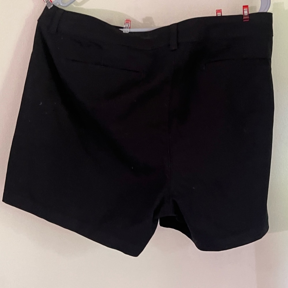 Shorts - Picture 3 of 3